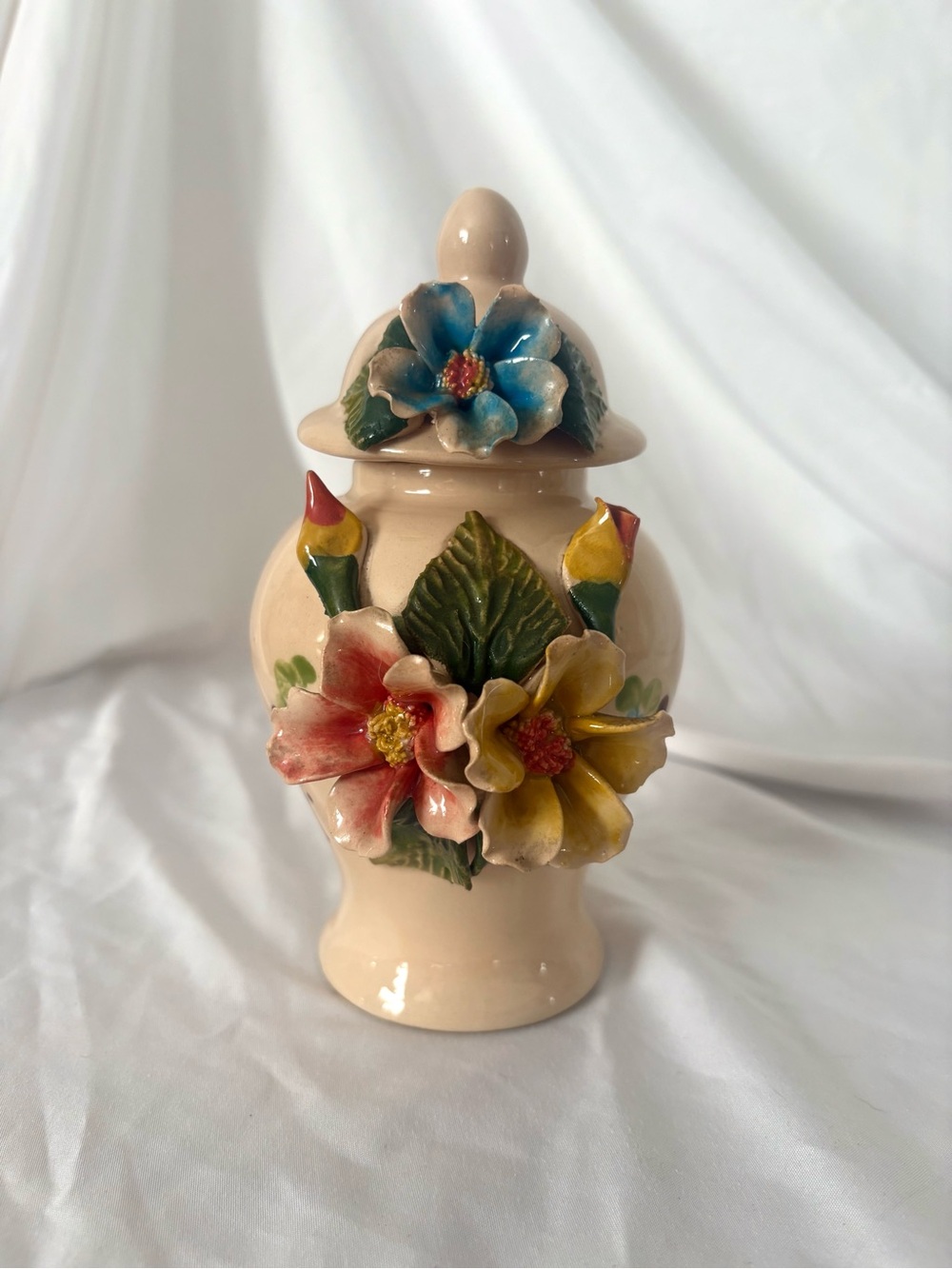 Vintage ceramic vase canister flowers 3D Capodimonte home decor